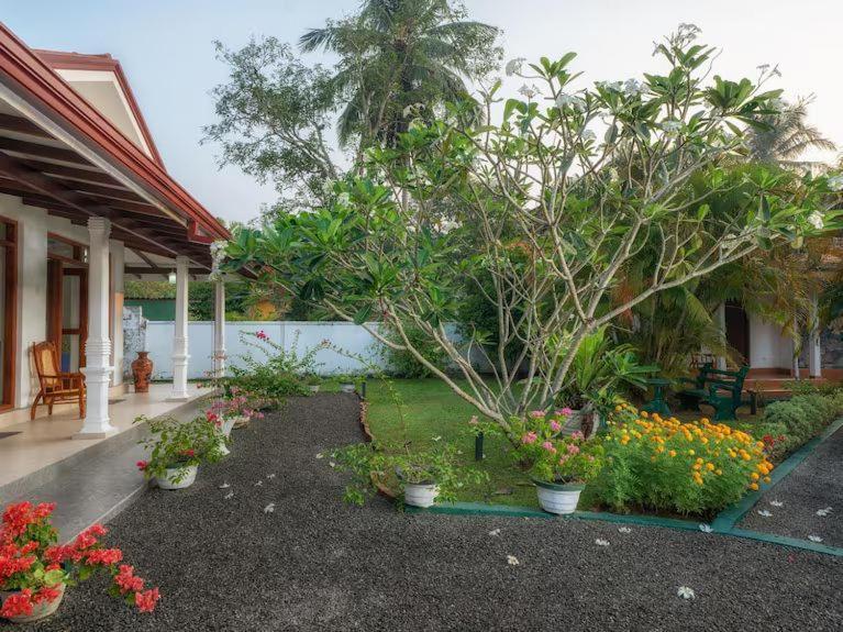 Araliya Villa Moragalla Esterno foto