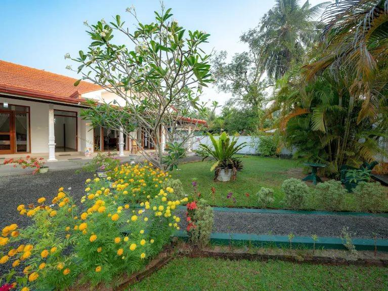 Araliya Villa Moragalla Esterno foto
